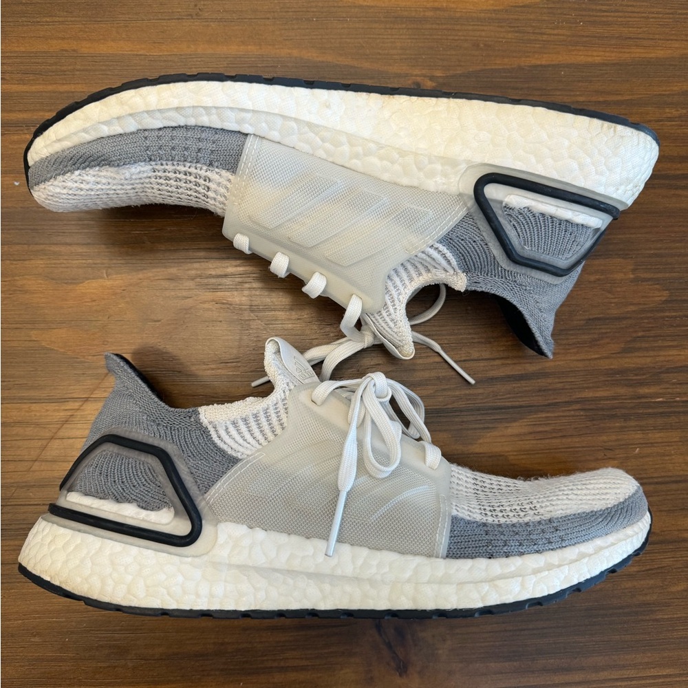 Adidas Ultraboost 19 in Cloud White Gray